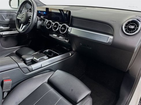 Used 2020 Mercedes-Benz GLB 250 4MATIC image 29
