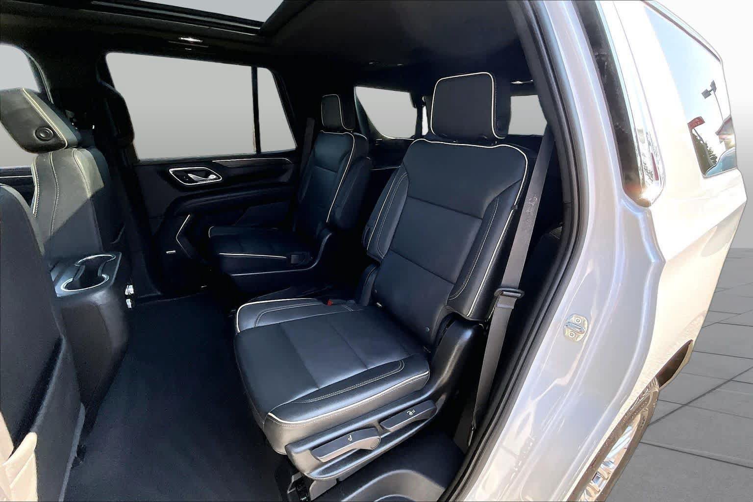 Used 2023 GMC Yukon SLT AWD/4WD image 20