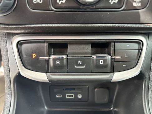 Certified 2024 GMC Terrain SLT image 17