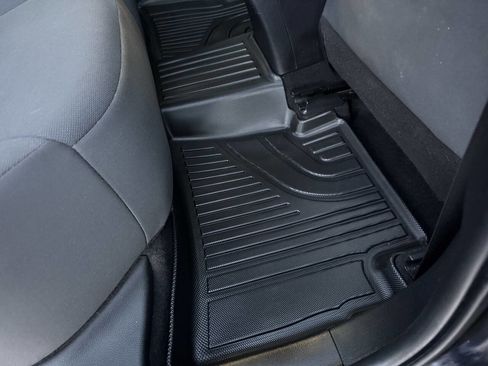 Used 2020 Toyota Corolla LE image 13