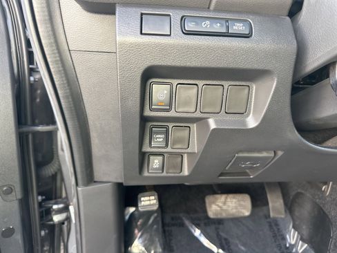 Used 2025 Nissan Frontier S image 25