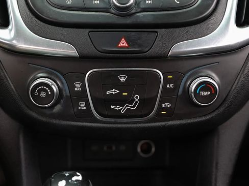 Used 2019 Chevrolet Equinox LT FWD image 29