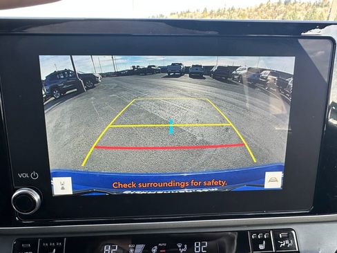 Certified 2025 Toyota Camry SE w/ Convenience Package image 17