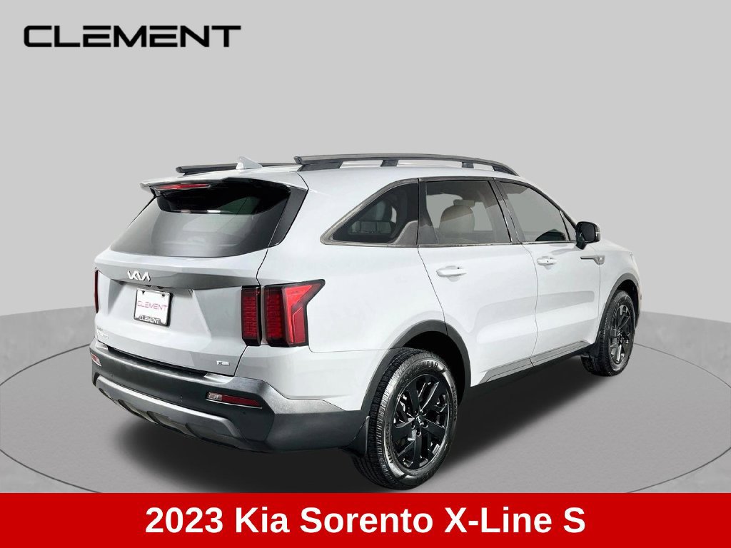 Used 2023 Kia Sorento S AWD/4WD image 5