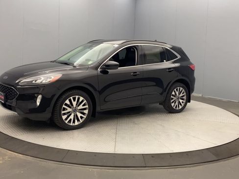 Used 2022 Ford Escape Titanium AWD/4WD image 9