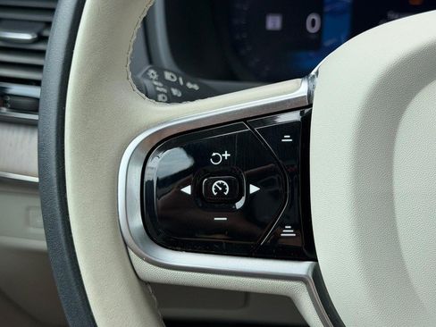 Used 2023 Volvo XC90 T8 Ultimate w/ Lounge Package AWD/4WD image 18