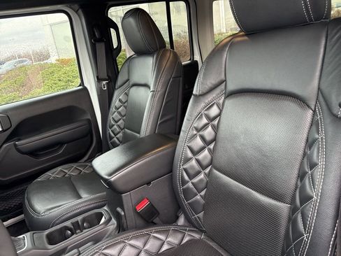 Used 2024 Jeep Wrangler Sport S image 16