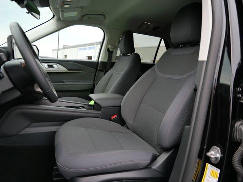Used 2026 Ford Explorer Active AWD/4WD image 9