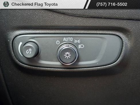 Used 2020 Chevrolet Equinox LT FWD image 10