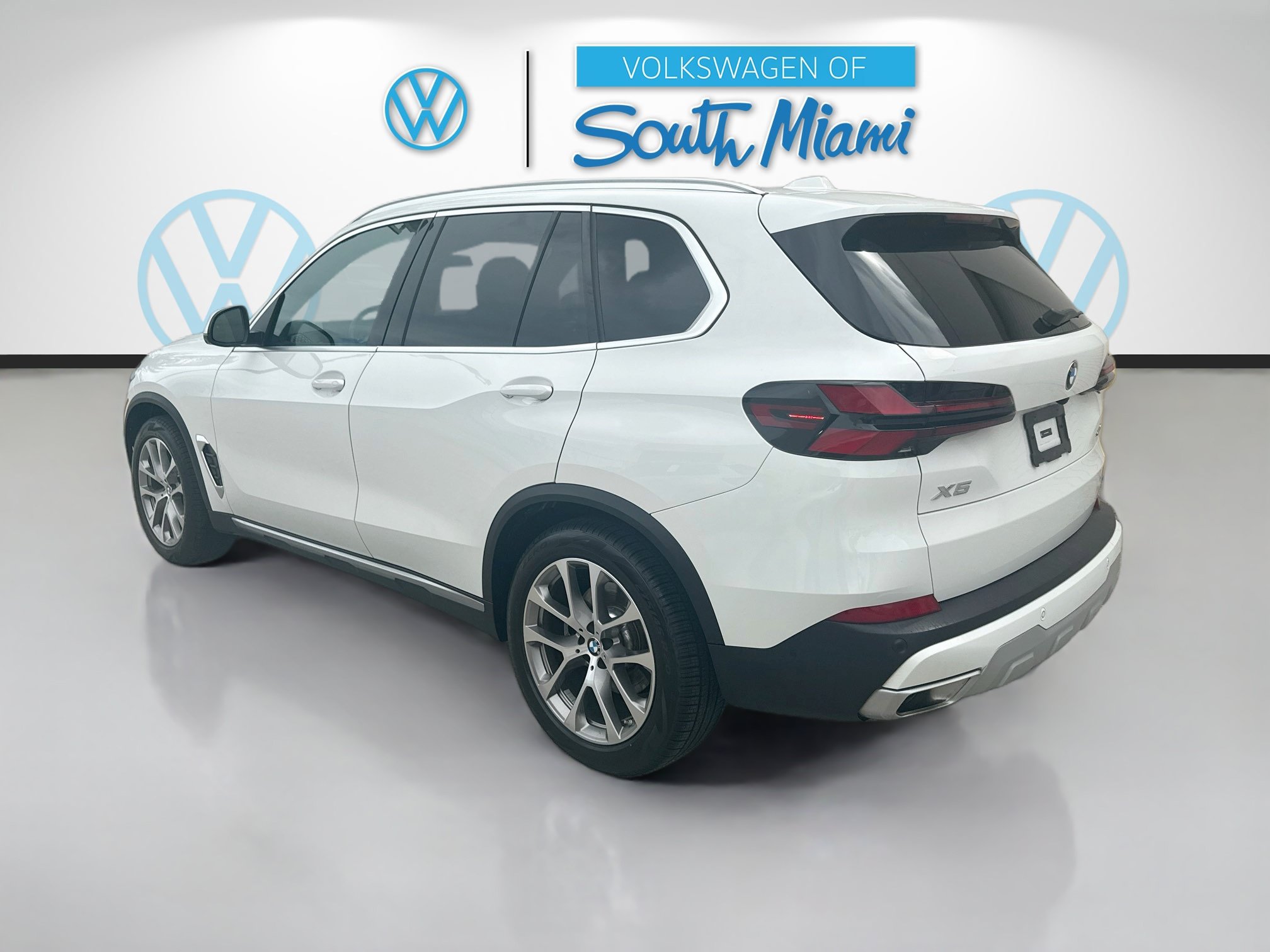 Used 2024 BMW X5 sDrive40i w/ Premium Package RWD image 5