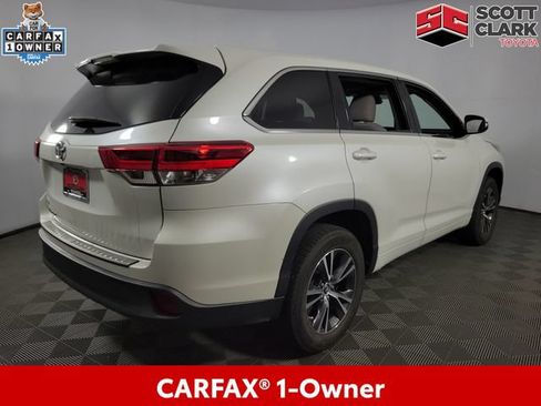 Used 2017 Toyota Highlander LE FWD image 8