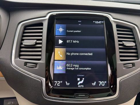 Used 2021 Volvo XC90 T6 Momentum w/ Climate Package image 17