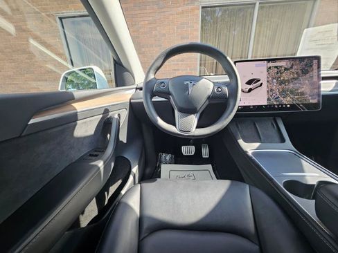 Used 2023 Tesla Model Y Performance AWD/4WD image 4