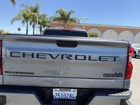 Used 2024 Chevrolet Silverado 1500 High Country w/ High Country Premium Package AWD/4WD image 54