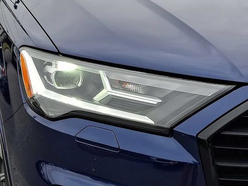 Used 2021 Audi Q7 3.0T Premium Plus w/ Premium Plus Package AWD/4WD image 9
