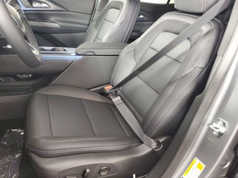 New 2026 Chevrolet Equinox EV LT image 12