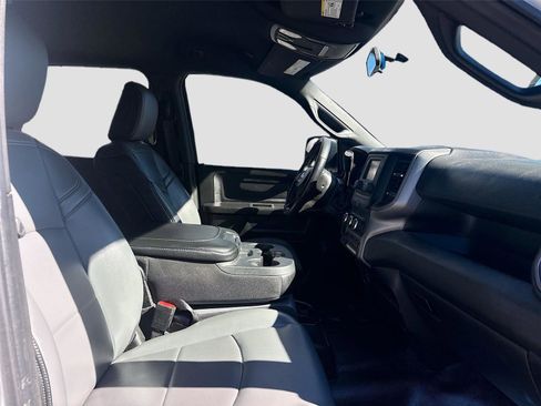 Used 2022 RAM 2500 Tradesman w/ Chrome Appearance Group image 31