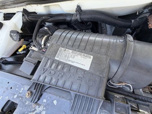 Used 2011 Chevrolet Express 3500 RWD image 29