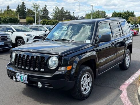 Used 2017 Jeep Patriot Sport AWD/4WD image 4