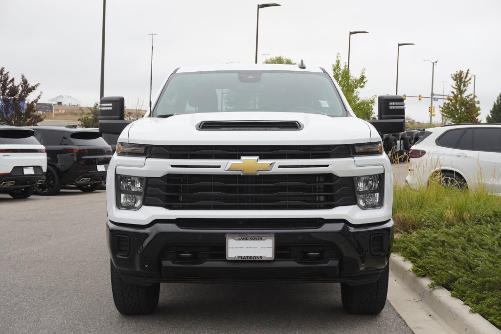 Used 2025 Chevrolet Silverado 2500 Custom w/ Custom Value Package AWD/4WD image 5