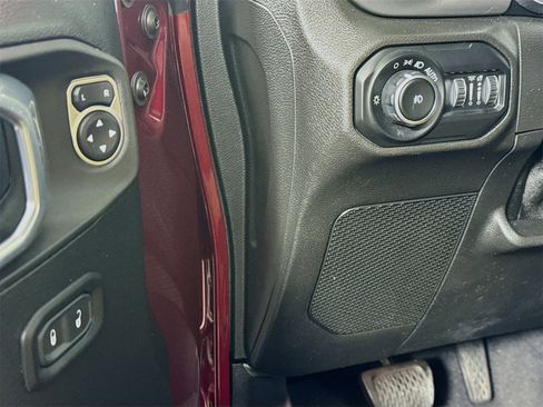 Used 2021 Jeep Wrangler Sport S image 17