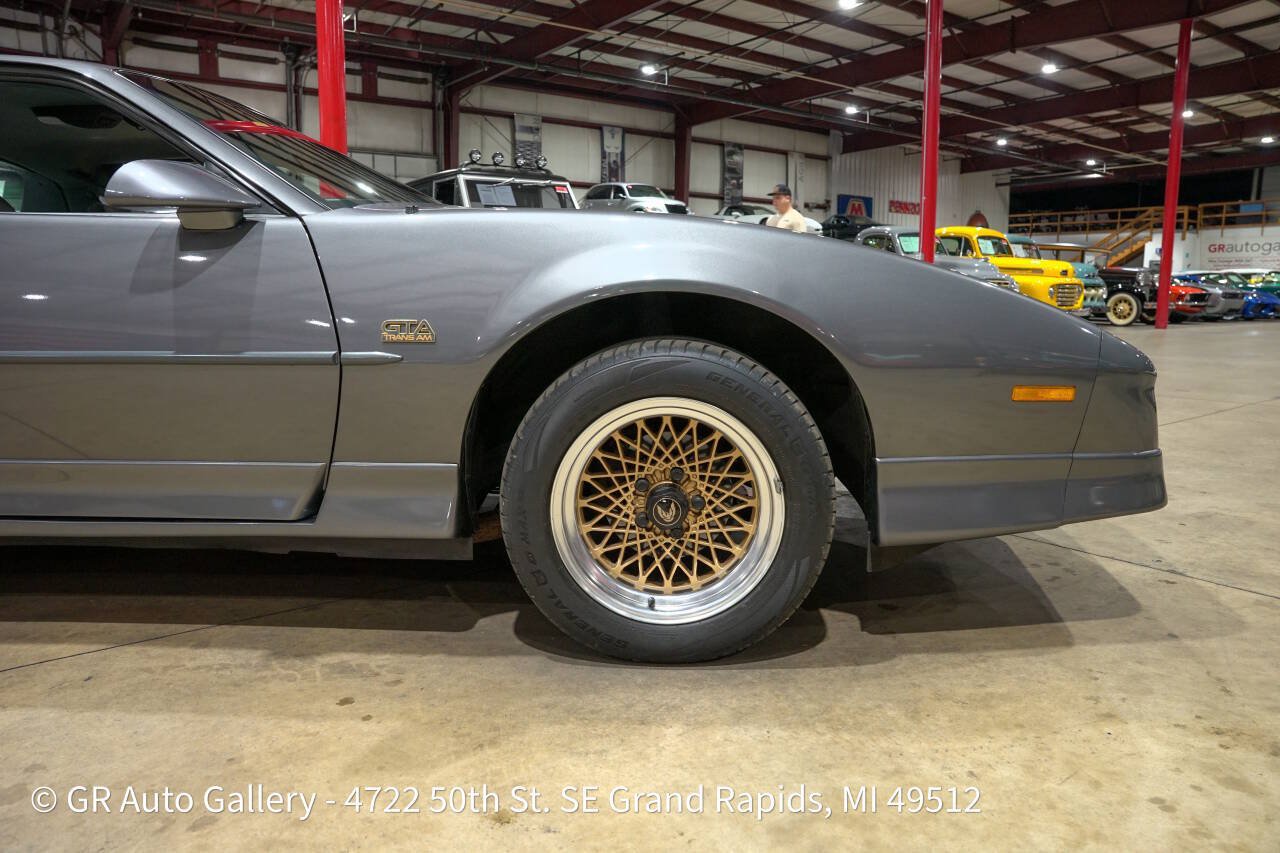 Used 1987 Pontiac Firebird Trans Am RWD image 11