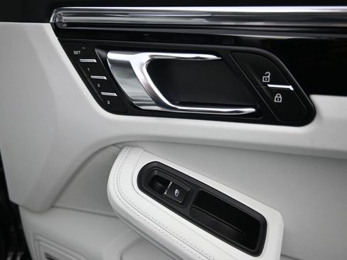 New 2025 Porsche Macan S image 12