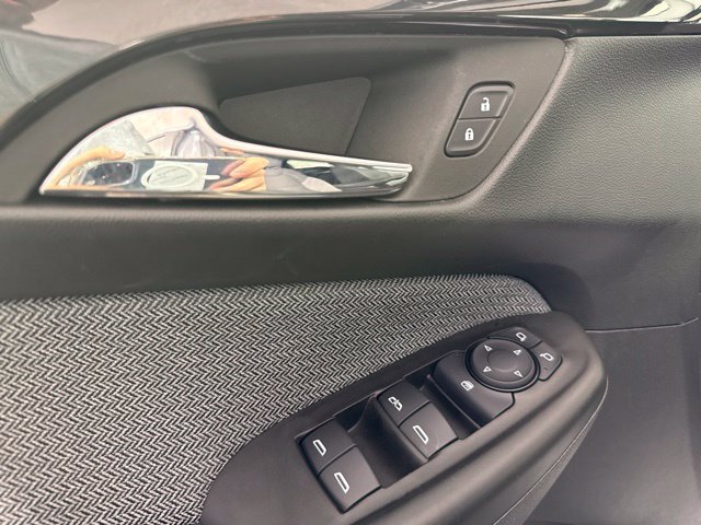Used 2025 Chevrolet TrailBlazer LT w/ Convenience Package FWD image 14