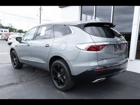 Used 2023 Buick Enclave Essence w/ Sport Touring Edition FWD image 7