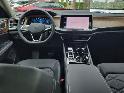 New 2026 Volkswagen Atlas SE FWD image 13