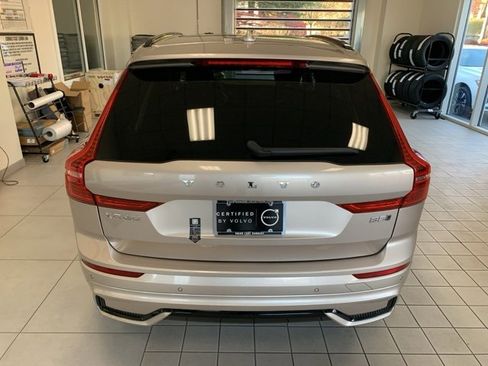 Certified 2025 Volvo XC60 B5 Plus image 4