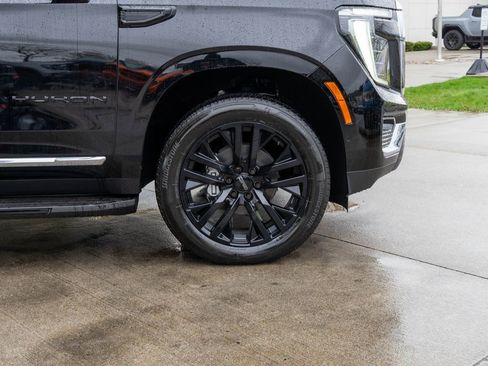 New 2026 GMC Yukon XL Elevation w/ Elevation Premium Package AWD/4WD image 37