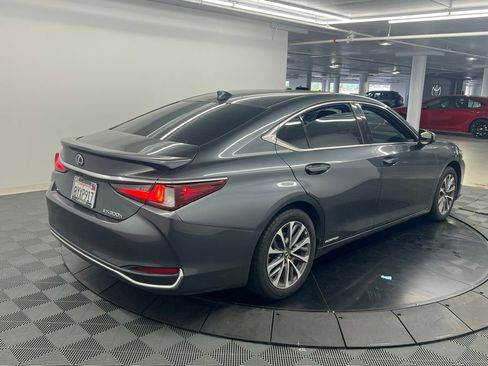 Used 2022 Lexus ES 300h FWD image 6