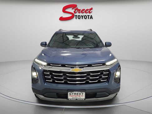 Used 2025 Chevrolet Equinox LT w/ Convenience Package II FWD image 6