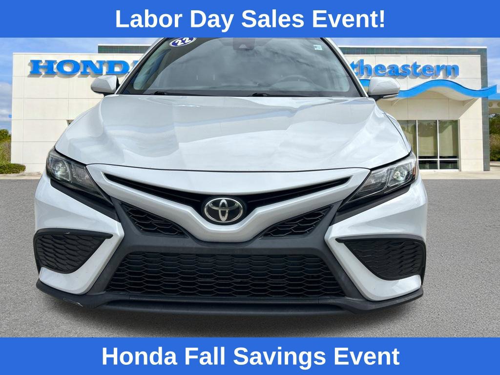 Used 2022 Toyota Camry SE FWD image 2