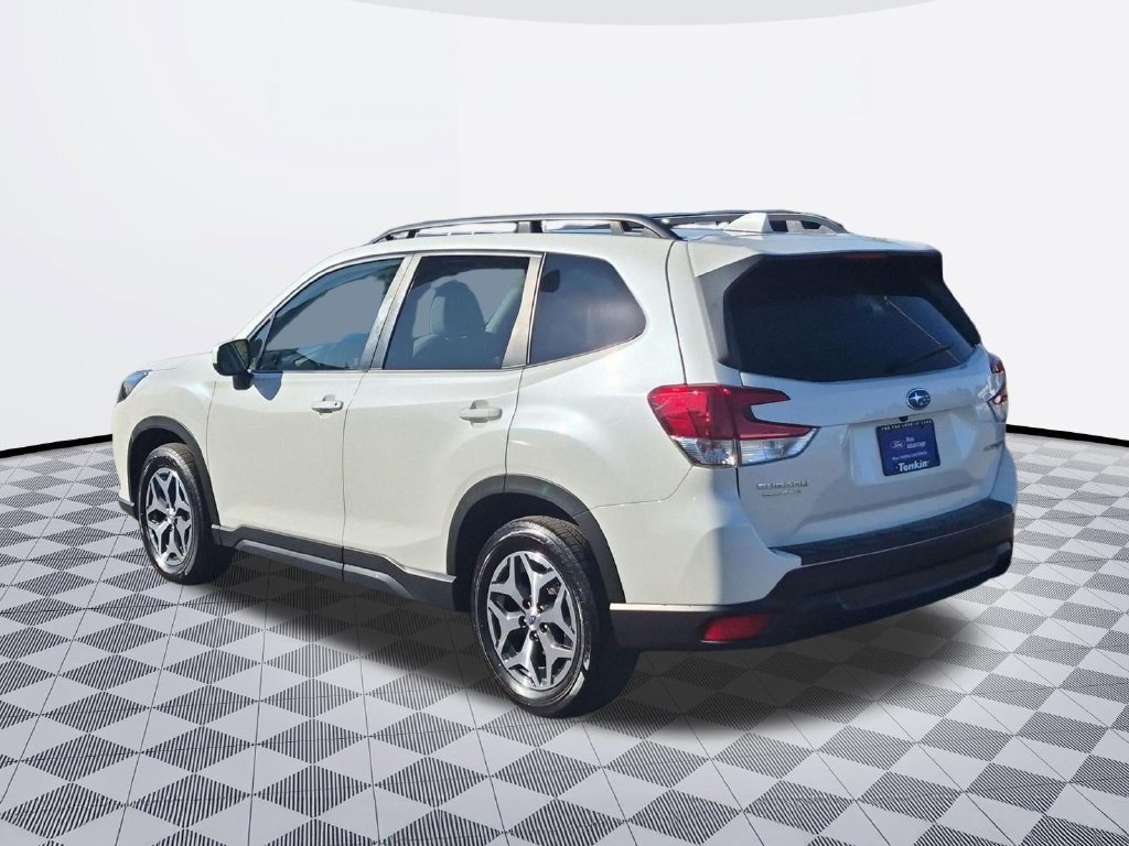 Used 2023 Subaru Forester Premium w/ Popular Package #2 AWD/4WD image 4