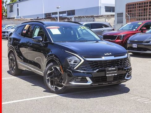 Certified 2023 Kia Sportage SX FWD image 2