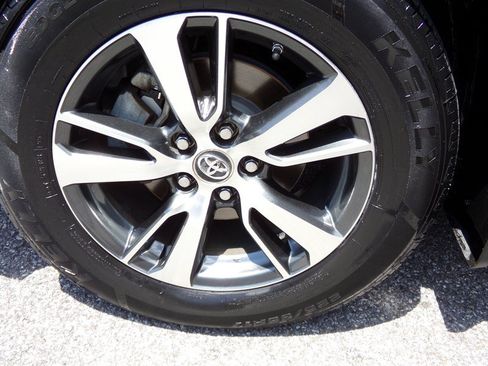 Used 2016 Toyota RAV4 XLE FWD image 41