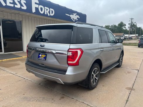Used 2021 Ford Expedition XLT AWD/4WD image 3