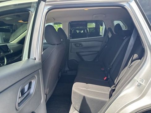 Used 2024 Nissan Rogue S AWD/4WD image 19