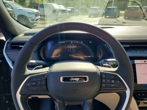 New 2026 Jeep Grand Cherokee L Limited AWD/4WD image 14