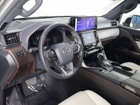 Certified 2024 Lexus LX 600 4WD w/ Luxury Package image 7