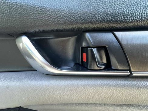 Used 2019 Honda Accord LX image 30