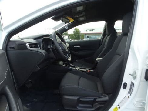 Used 2025 Toyota Corolla SE image 19