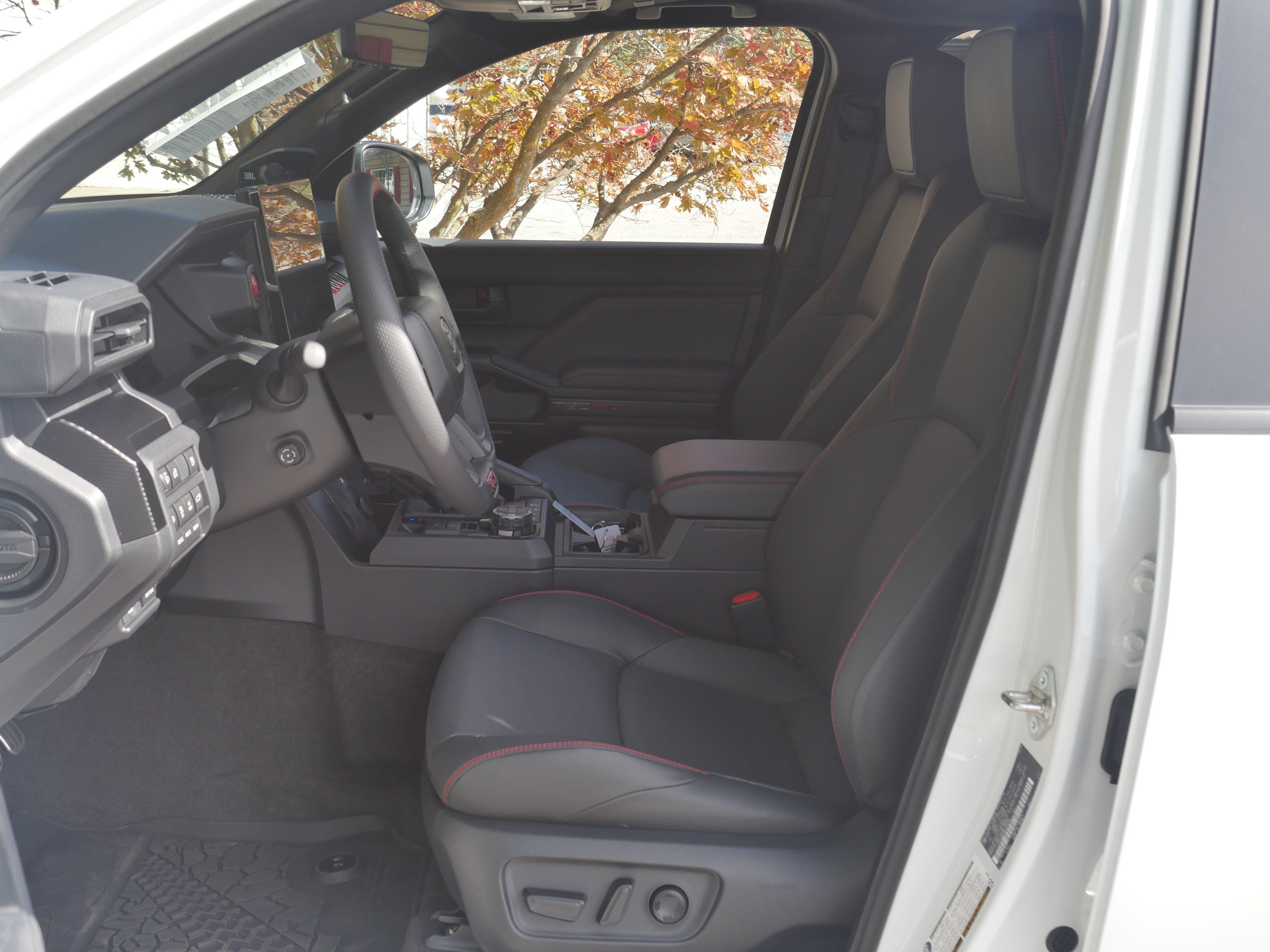 Used 2025 Toyota 4Runner TRD Pro AWD/4WD image 3