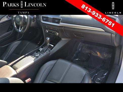 Used 2017 MAZDA MAZDA3 Touring w/ Popular Equipment Package image 10