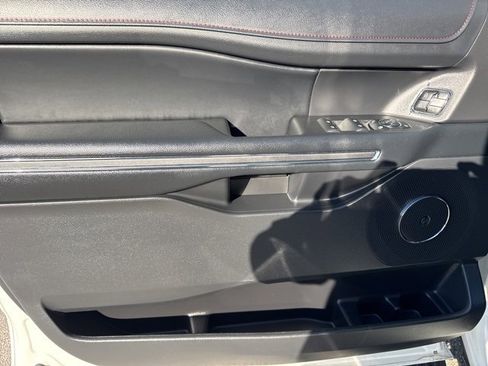 Used 2024 Ford Expedition Limited image 10