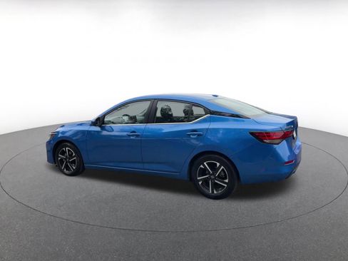 Used 2025 Nissan Sentra SV image 9