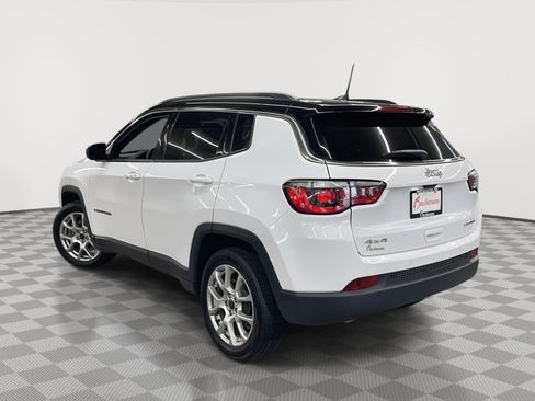 Used 2025 Jeep Compass Limited AWD/4WD image 5