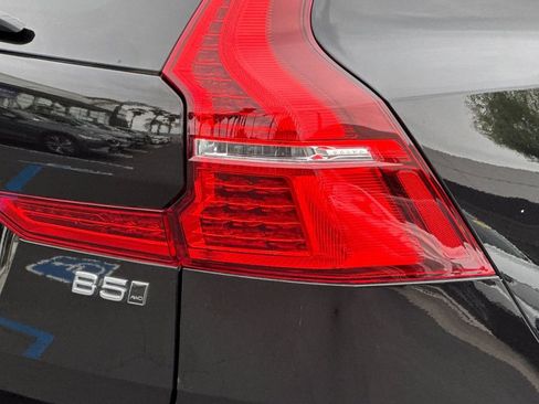 Certified 2025 Volvo XC60 B5 Plus AWD/4WD image 26